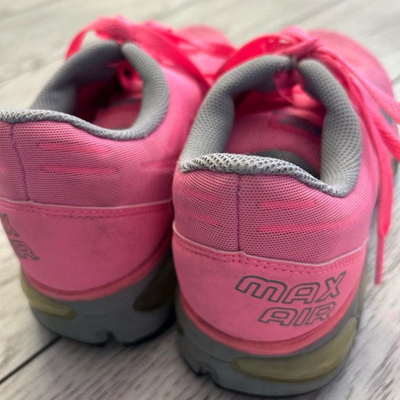 Nike Pink and Gray Air Max Athletic Shoes Size 8 - Picture 3 of 10